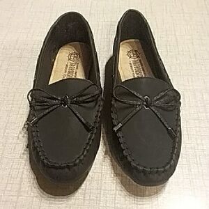 Black Leather Moccasins with Bow